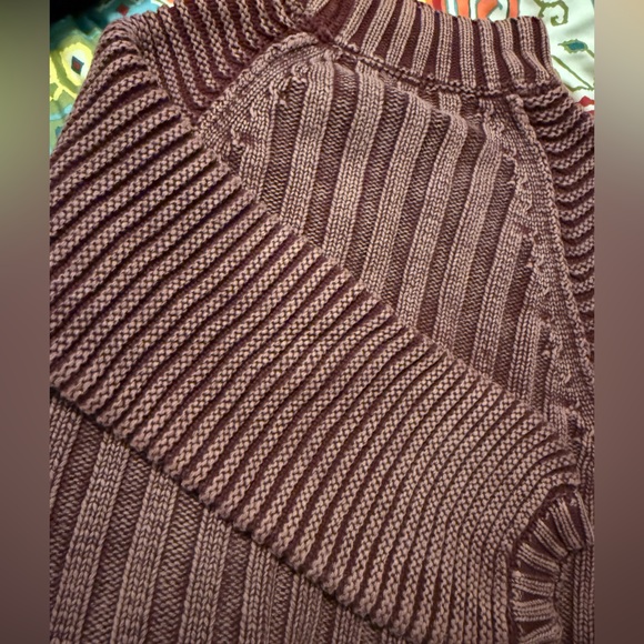 Free People Cozy Knit Turtleneck Sweater! - Picture 8 of 9